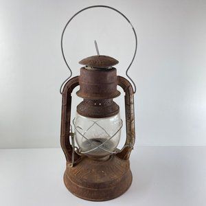 Vintage Dietz No 2 D-Lite Loc-Nob Lantern - Rusted